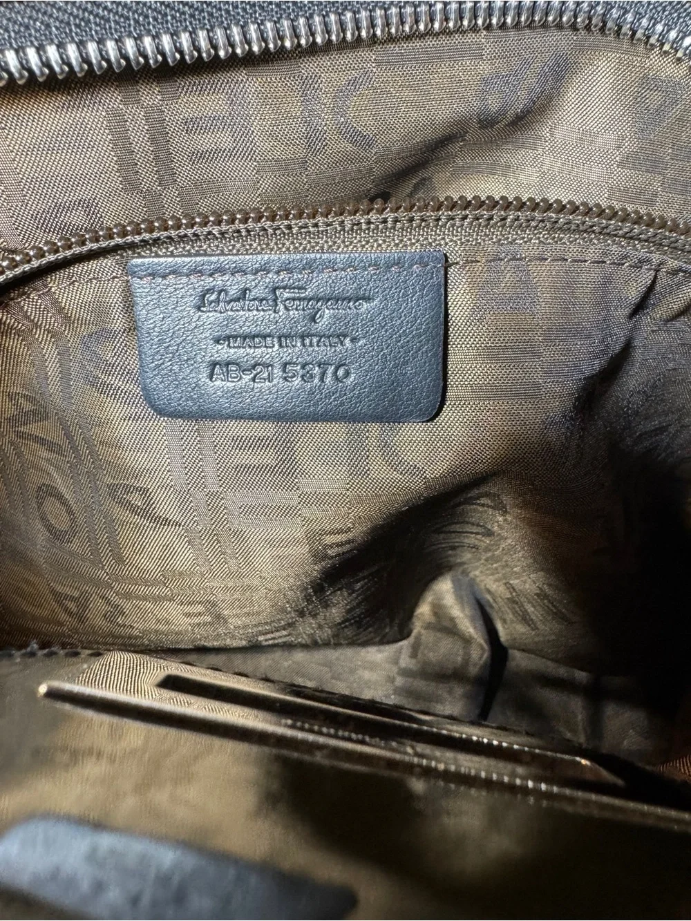 Salvatore Ferragamo Olive Green Patent Leather Marisa Gancini Satchel Auth